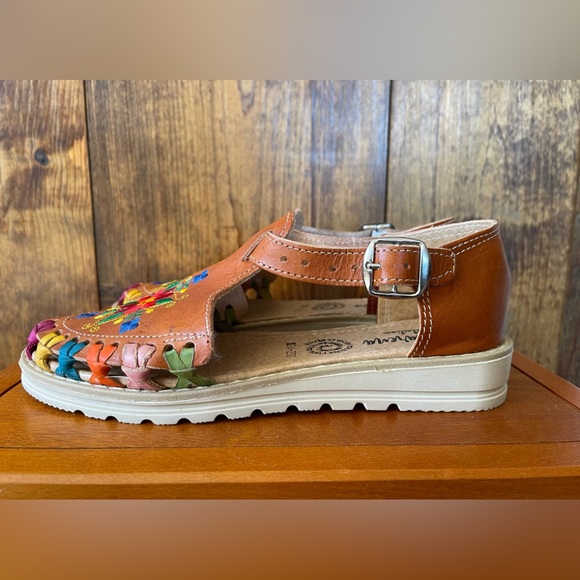 NEVER WORN Macarena Collection Huaraches - Picture 3 of 6